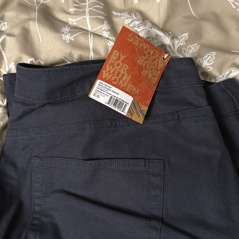 Brand new - Anna Taskpant Uniform Navy Canvas